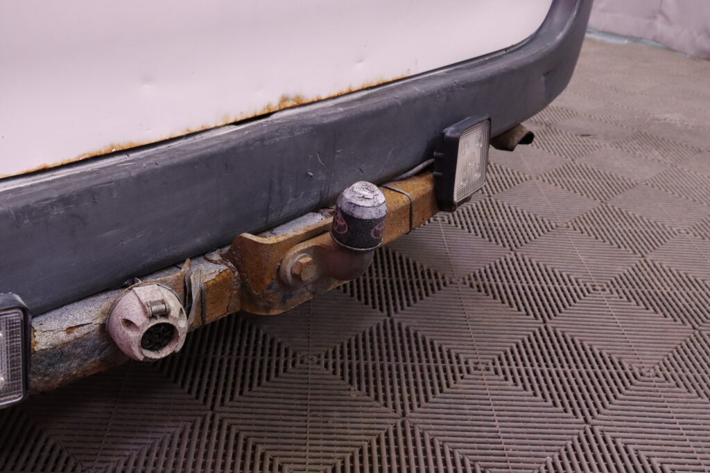 Toyota - Hiace - 2,5 D-4D 90 4ov // Myydään huutokaupat.com / Toyota - Hiace - 2,5 D-4D 90 4ov // Myydään huutokaupat.com / - Pakettiauto