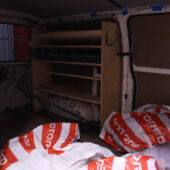 Toyota - Hiace - 2,5 D-4D 90 4ov // Myydään huutokaupat.com / - Pakettiauto