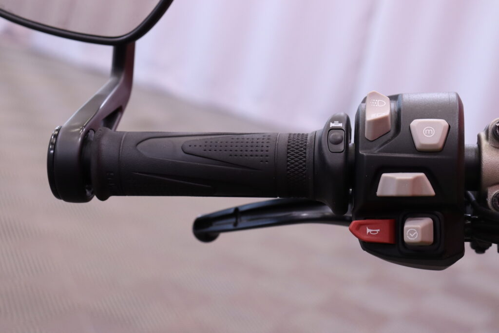 Triumph - STREET TRIPLE - 765 RS // SC Project kokoputkisto / Öhlins / Suomi-pyörä / Shifter / Huoltokirja // Triumph - STREET TRIPLE - 765 RS // SC Project kokoputkisto / Öhlins / Suomi-pyörä / Shifter / Huoltokirja // - Moottoripyörä