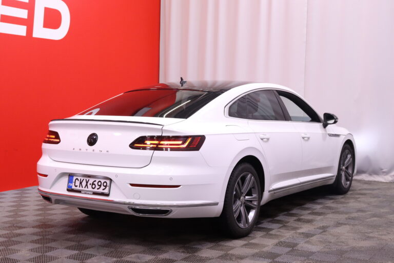 Volkswagen - Arteon - R-Line 2,0 TDI 110 kW (150 hv) DSG-automaatti // ACC / Digimittaristo / Webasto / Kamera / CarPlay / Navi - Sedan