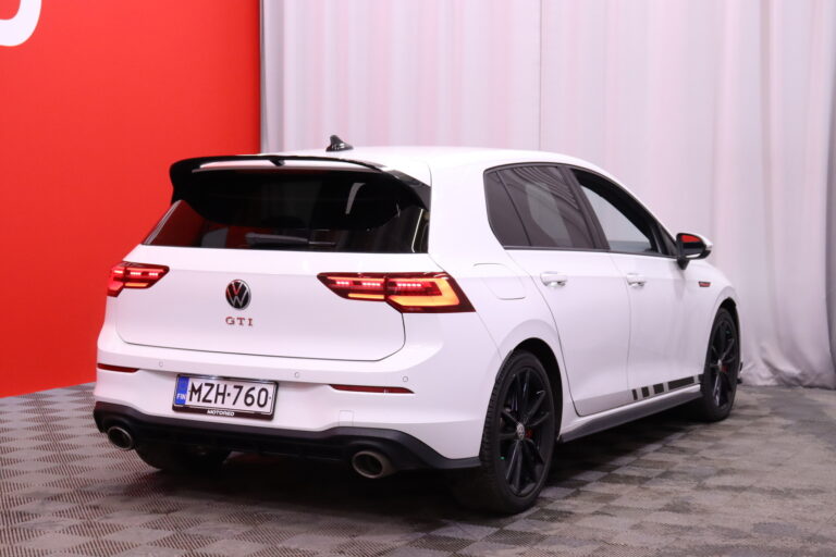 Volkswagen - Golf - GTI Clubsport 2,0 TSI 221 kW DSG-automaatti //  IQ.Light / ACC & Travel Assist / Clubsport-alusta / - Viistoperä