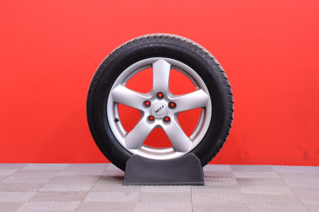 tuotekuva-Volkswagen-Golf-ZOB-158-2026-03-27-094839-23 tuotekuva-Volkswagen-Golf-ZOB-158-2026-03-27-094839-23