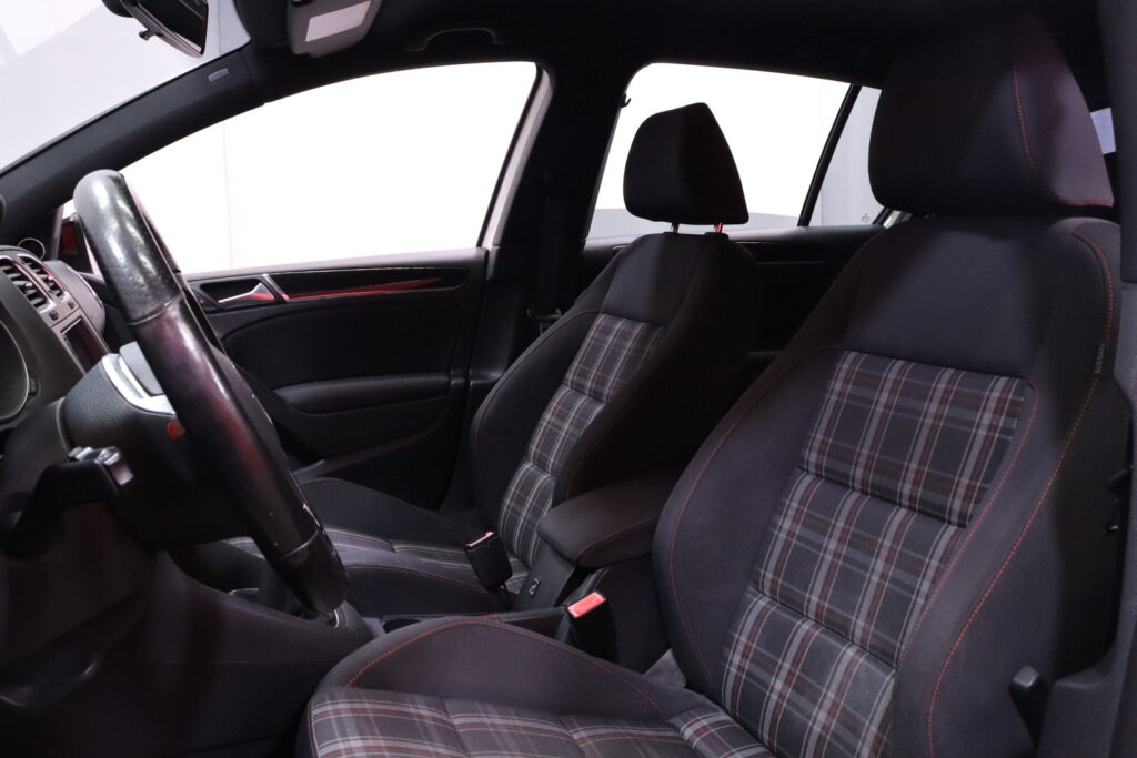 Volkswagen - Golf - GTI 2,0 155 kW (210 hv) 4-ovinen // Myydään huutokaupat. com // Volkswagen - Golf - GTI 2,0 155 kW (210 hv) 4-ovinen // Myydään huutokaupat. com // - Viistoperä