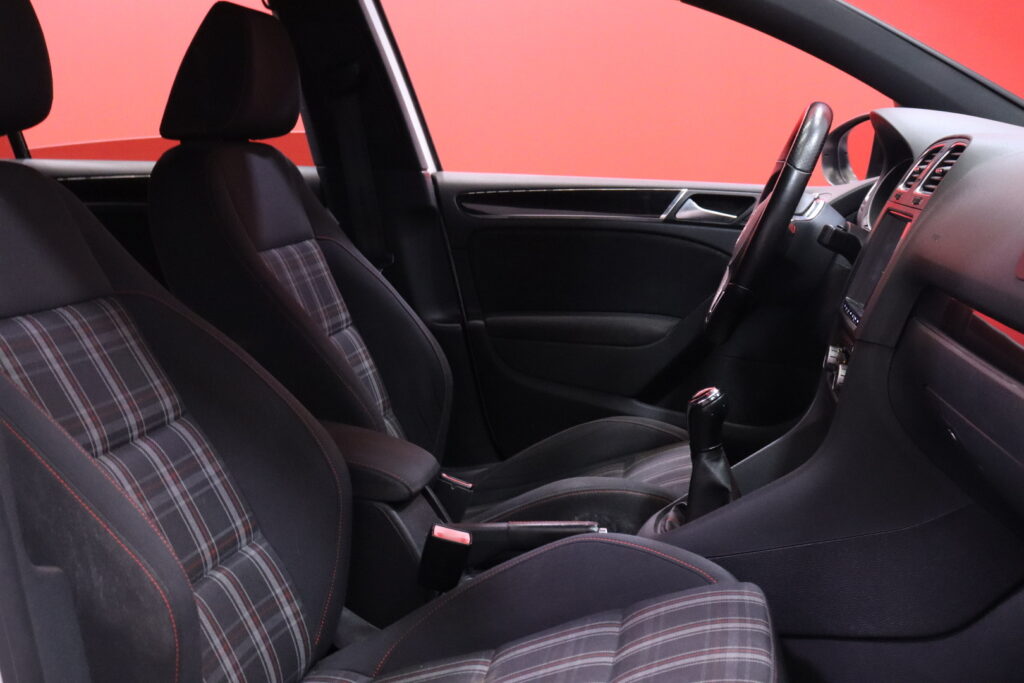 Volkswagen - Golf - GTI 2,0 155 kW (210 hv) 4-ovinen // Myydään huutokaupat. com // Volkswagen - Golf - GTI 2,0 155 kW (210 hv) 4-ovinen // Myydään huutokaupat. com // - Viistoperä