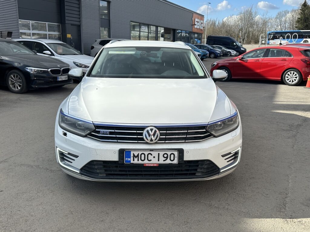 Volkswagen - Passat - Variant GTE Plug-In Hybrid 160 kW (218 hv) DSG-automaatti / ACC / Webasto / Koukku / Kamera / LED / CarPlay / Volkswagen - Passat - Variant GTE Plug-In Hybrid 160 kW (218 hv) DSG-automaatti / ACC / Webasto / Koukku / Kamera / LED / CarPlay / - Farmari