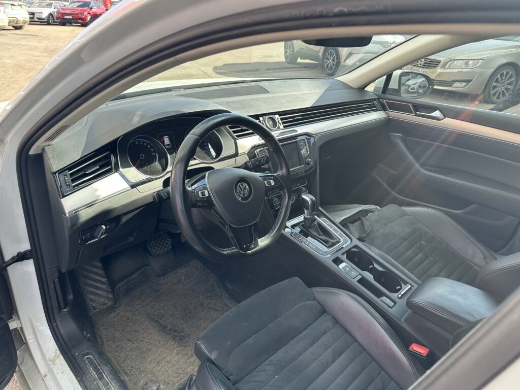 Volkswagen - Passat - Variant GTE Plug-In Hybrid 160 kW (218 hv) DSG-automaatti / ACC / Webasto / Koukku / Kamera / LED / CarPlay / Volkswagen - Passat - Variant GTE Plug-In Hybrid 160 kW (218 hv) DSG-automaatti / ACC / Webasto / Koukku / Kamera / LED / CarPlay / - Farmari