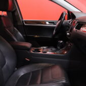 Volkswagen - Touareg - 3,0 V6 TDI 4MOTION BlueMotion Technology Tiptronic-automaatti // Webasto / Vakkari / Sähköpenkit muistilla // - Maastoauto