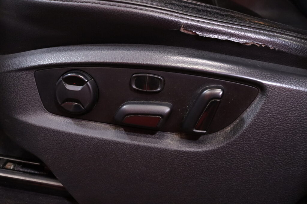 Volkswagen - Touareg - 3,0 V6 TDI 4MOTION BlueMotion Technology Tiptronic-automaatti // Webasto / Vakkari / Sähköpenkit muistilla // Volkswagen - Touareg - 3,0 V6 TDI 4MOTION BlueMotion Technology Tiptronic-automaatti // Webasto / Vakkari / Sähköpenkit muistilla // - Maastoauto