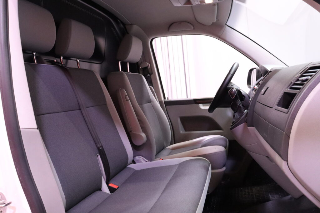 Volkswagen - Transporter - umpipakettiauto 2,0 TDI 103 kW DSG BlueMotionTechnology // Webasto / Koukku / Bi-Xenon / Penkilämmitin // Volkswagen - Transporter - umpipakettiauto 2,0 TDI 103 kW DSG BlueMotionTechnology // Webasto / Koukku / Bi-Xenon / Penkilämmitin // - Pakettiauto