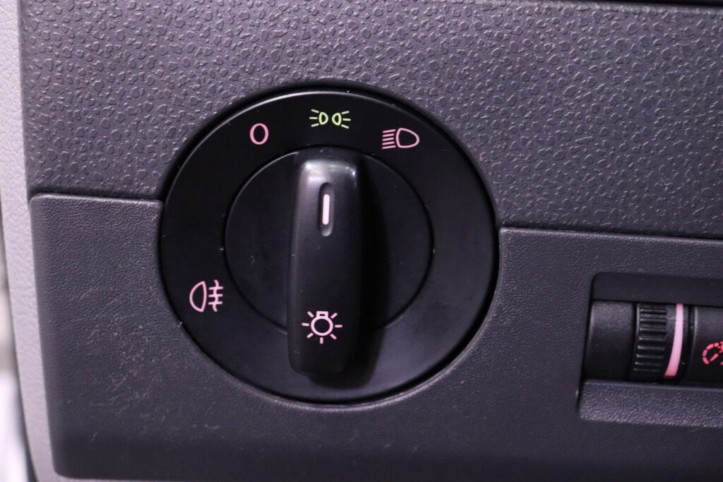 Volkswagen - Transporter - umpipakettiauto 2,0 TDI 103 kW DSG BlueMotionTechnology // Webasto / Koukku / Bi-Xenon / Penkilämmitin // Volkswagen - Transporter - umpipakettiauto 2,0 TDI 103 kW DSG BlueMotionTechnology // Webasto / Koukku / Bi-Xenon / Penkilämmitin // - Pakettiauto