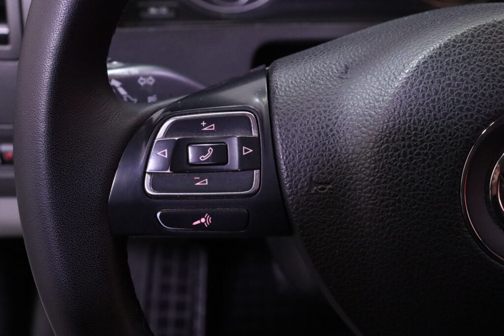 Volkswagen - Transporter - umpipakettiauto 2,0 TDI 103 kW DSG BlueMotionTechnology // Webasto / Koukku / Bi-Xenon / Penkilämmitin // Volkswagen - Transporter - umpipakettiauto 2,0 TDI 103 kW DSG BlueMotionTechnology // Webasto / Koukku / Bi-Xenon / Penkilämmitin // - Pakettiauto