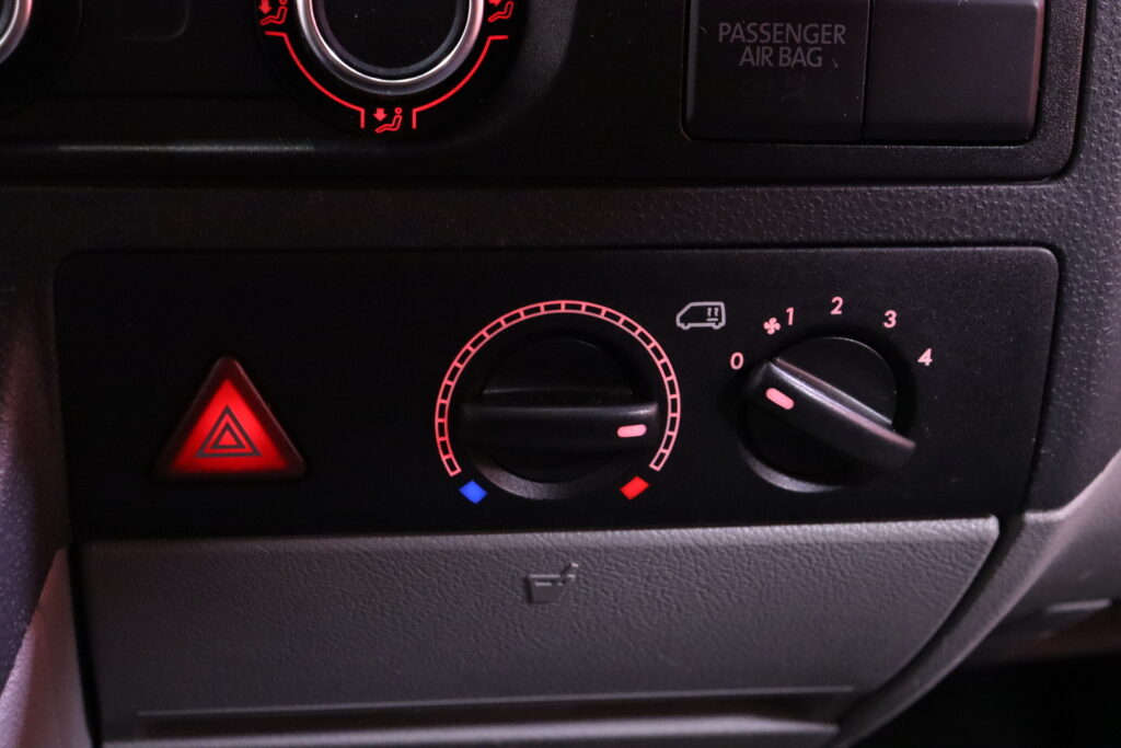 tuotekuva-Volkswagen-Transporter-BVO-792-2025-12-30-112104-19 tuotekuva-Volkswagen-Transporter-BVO-792-2025-12-30-112104-19