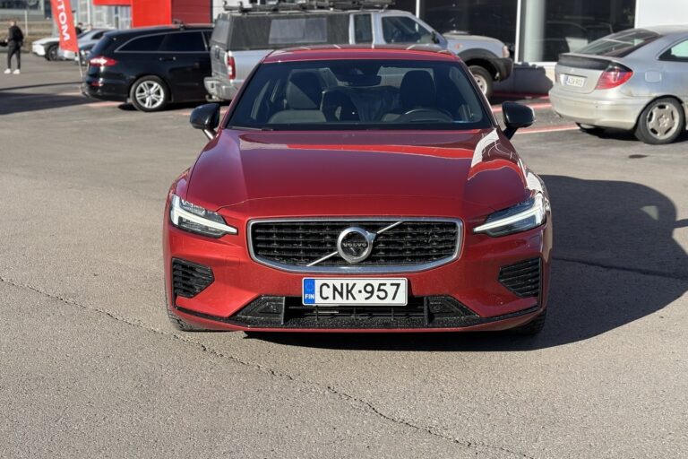 Volvo - S60 - T8 TwE AWD Business R-Design aut // HUD / Harman/Kardon / 360º / Carplay / LED / Blis / Navi // - Sedan