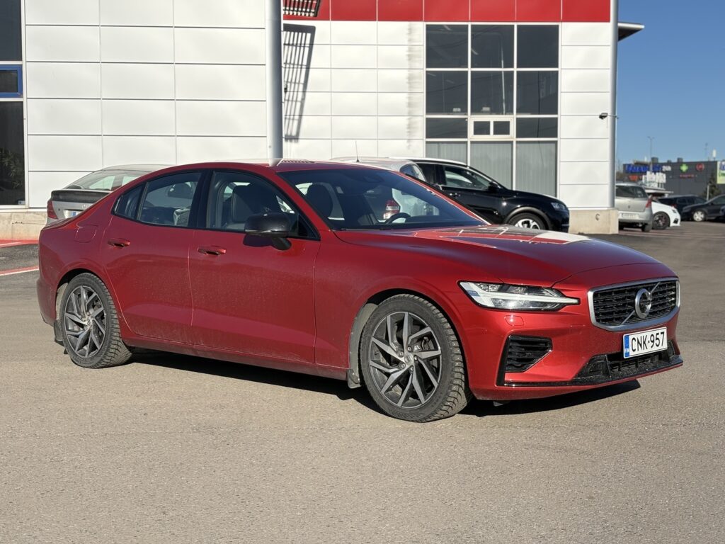 Volvo - S60 - T8 TwE AWD Business R-Design aut // HUD / Harman/Kardon / 360º / Carplay / LED / Blis / Navi // - Sedan