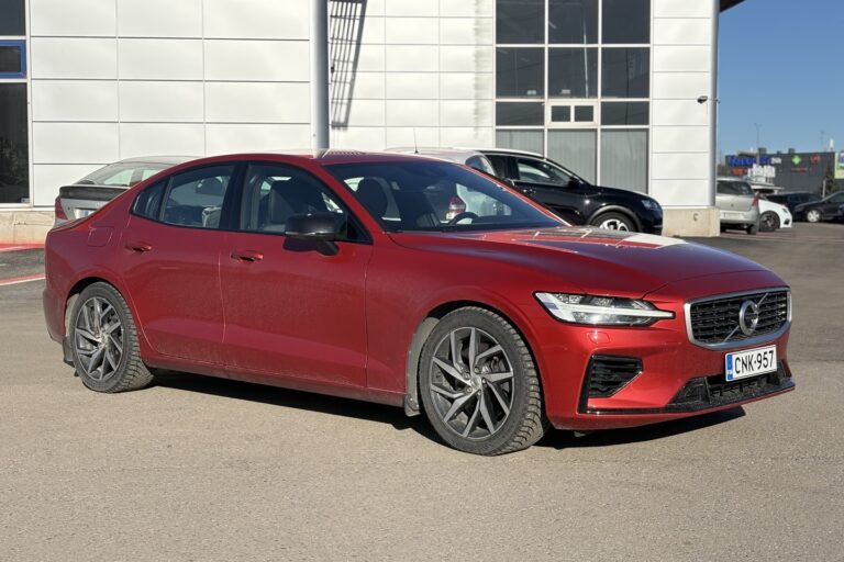 Volvo - S60 - T8 TwE AWD Business R-Design aut // HUD / Harman/Kardon / 360º / Carplay / LED / Blis / Navi // - Sedan