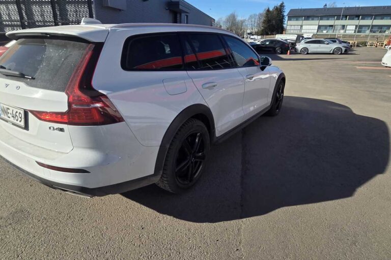 Volvo - V60 Cross Country - D4 AWD aut - Farmari