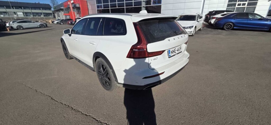 Volvo - V60 Cross Country - D4 AWD aut Volvo - V60 Cross Country - D4 AWD aut - Farmari