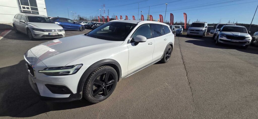 Volvo - V60 Cross Country - D4 AWD aut Volvo - V60 Cross Country - D4 AWD aut - Farmari