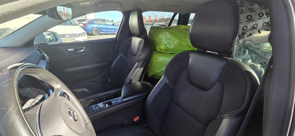 Volvo - V60 Cross Country - D4 AWD aut Volvo - V60 Cross Country - D4 AWD aut - Farmari