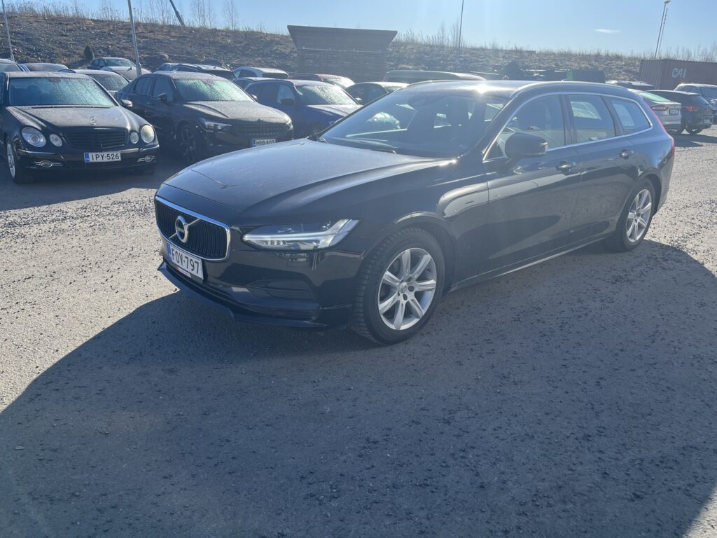 Volvo - V90 - D3 Momentum aut Volvo - V90 - D3 Momentum aut - Farmari