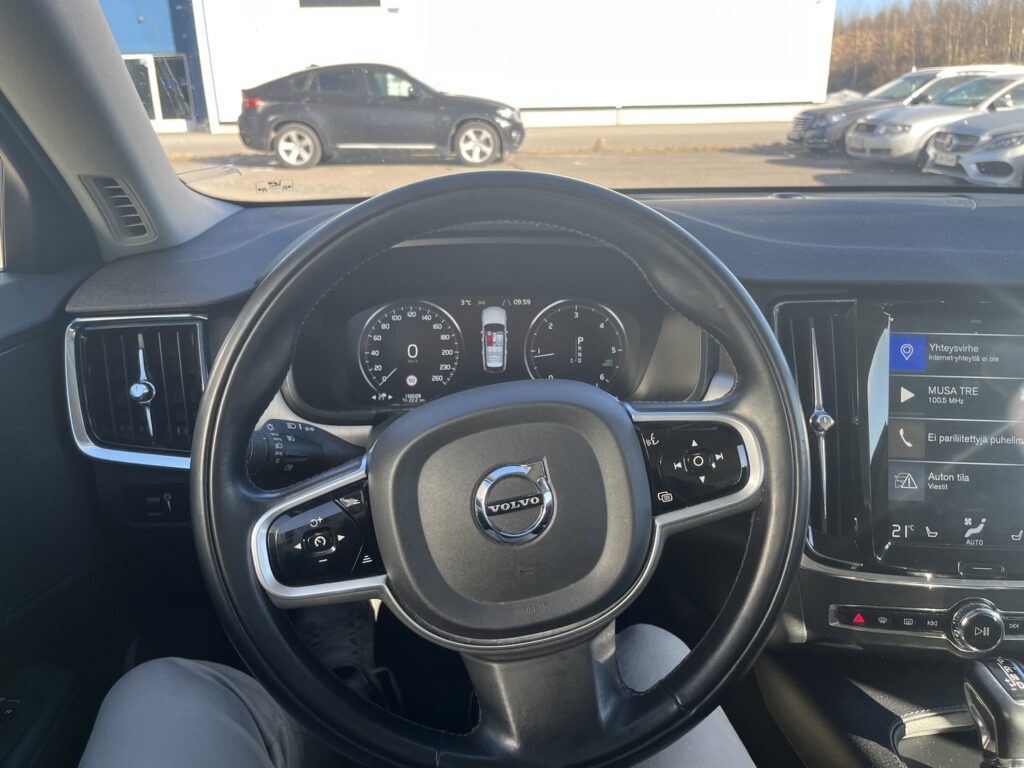 Volvo - V90 - D3 Momentum aut Volvo - V90 - D3 Momentum aut - Farmari
