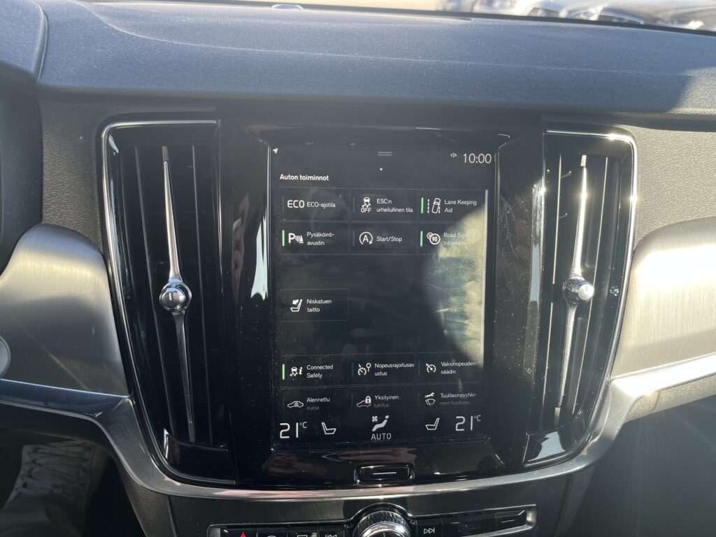 Volvo - V90 - D3 Momentum aut Volvo - V90 - D3 Momentum aut - Farmari