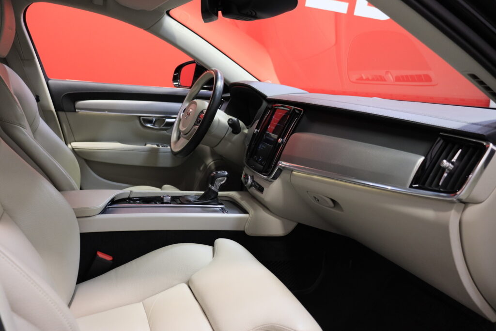 Volvo - V90 - D4 AWD Business Inscription aut Volvo - V90 - D4 AWD Business Inscription aut - Farmari