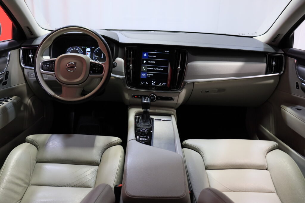 Volvo - V90 - D4 AWD Business Inscription aut Volvo - V90 - D4 AWD Business Inscription aut - Farmari