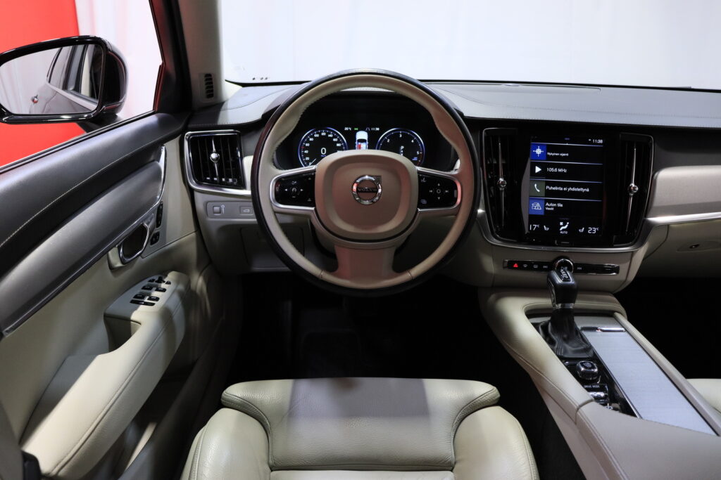 Volvo - V90 - D4 AWD Business Inscription aut Volvo - V90 - D4 AWD Business Inscription aut - Farmari