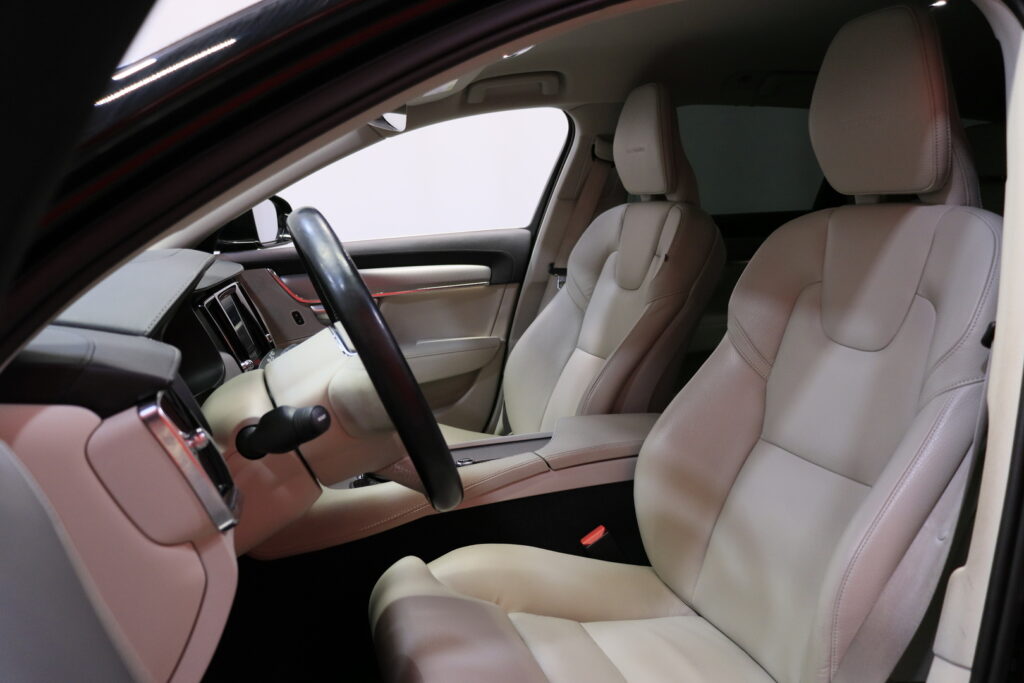 Volvo - V90 - D4 AWD Business Inscription aut Volvo - V90 - D4 AWD Business Inscription aut - Farmari