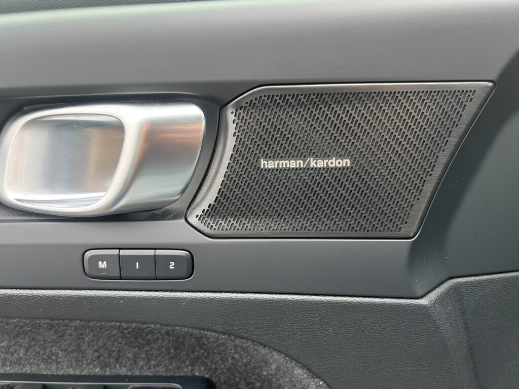 Volvo - XC40 - Recharge Twin Ultimate Volvo - XC40 - Recharge Twin Ultimate - Maastoauto