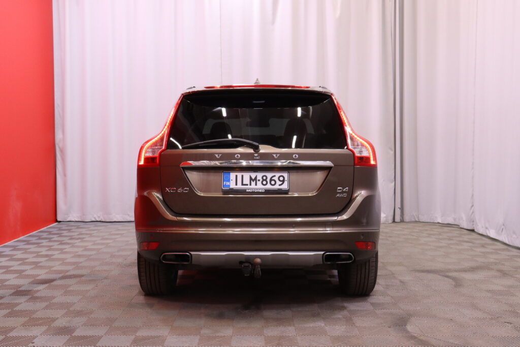 Volvo - XC60 - D4 AWD Momentum aut // Webasto / Vakkari / Koukku / Tutkat / 2x renkaat // Volvo - XC60 - D4 AWD Momentum aut // Webasto / Vakkari / Koukku / Tutkat / 2x renkaat // - Maastoauto