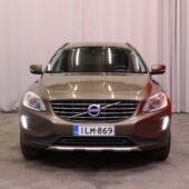 Volvo - XC60 - D4 AWD Momentum aut // Webasto / Vakkari / Koukku / Tutkat / 2x renkaat // - Maastoauto