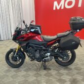 Yamaha - MT-09 - Tracer 900 // 1.OM / 4x Laukut / Navi / Huoltokirja / Poskiraudat // - Moottoripyörä