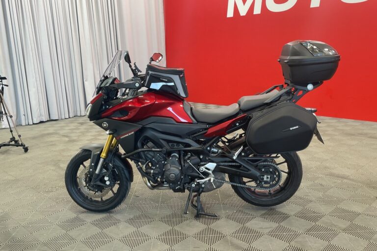 Yamaha - MT-09 - Tracer 900 // 1.OM / 4x Laukut / Navi / Huoltokirja / Poskiraudat // - Moottoripyörä