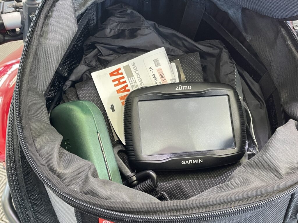 Yamaha - MT-09 - Tracer 900 // 1.OM / 4x Laukut / Navi / Huoltokirja / Poskiraudat // Yamaha - MT-09 - Tracer 900 // 1.OM / 4x Laukut / Navi / Huoltokirja / Poskiraudat // - Moottoripyörä