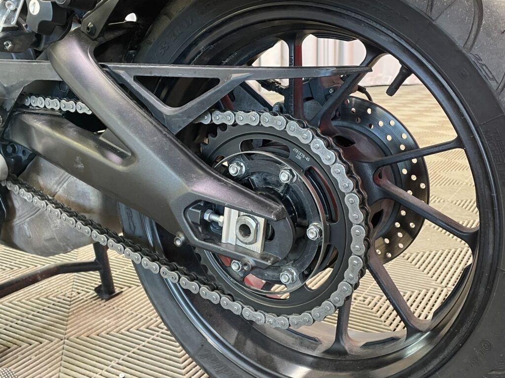 Yamaha - MT-09 - Tracer 900 // 1.OM / 4x Laukut / Navi / Huoltokirja / Poskiraudat // Yamaha - MT-09 - Tracer 900 // 1.OM / 4x Laukut / Navi / Huoltokirja / Poskiraudat // - Moottoripyörä