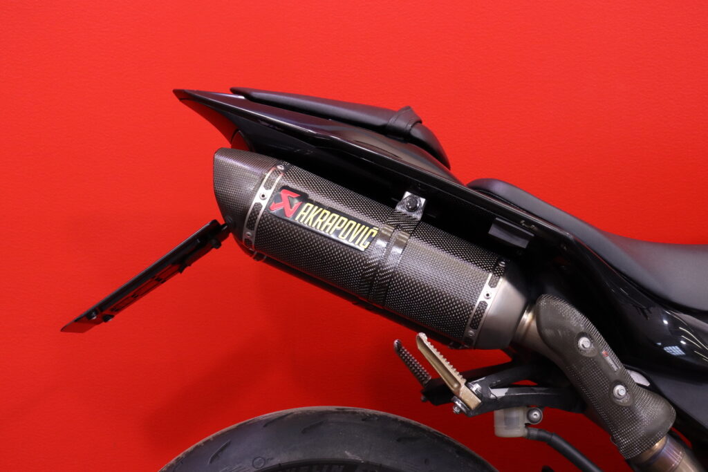 Yamaha - YZF-R1 - *Suomipyörä, 3x avain, Käyttöönotettu 3/10, Akrapovic putkisto* Yamaha - YZF-R1 - *Suomipyörä, 3x avain, Käyttöönotettu 3/10, Akrapovic putkisto* - Moottoripyörä