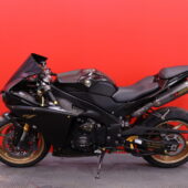 Yamaha - YZF-R1 - *Suomipyörä, 3x avain, Käyttöönotettu 3/10, Akrapovic putkisto* - Moottoripyörä