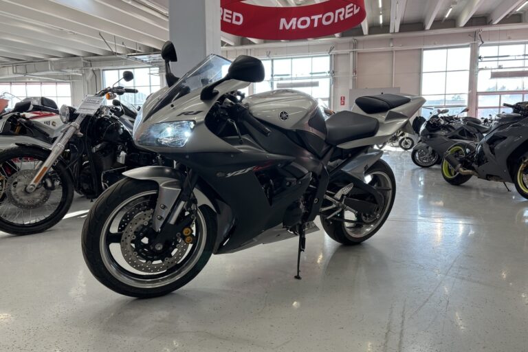 Yamaha - YZF-R1 - // Suomi-pyörä / Shifteri / Slipari / LED / Ohjausiskari // - Moottoripyörä