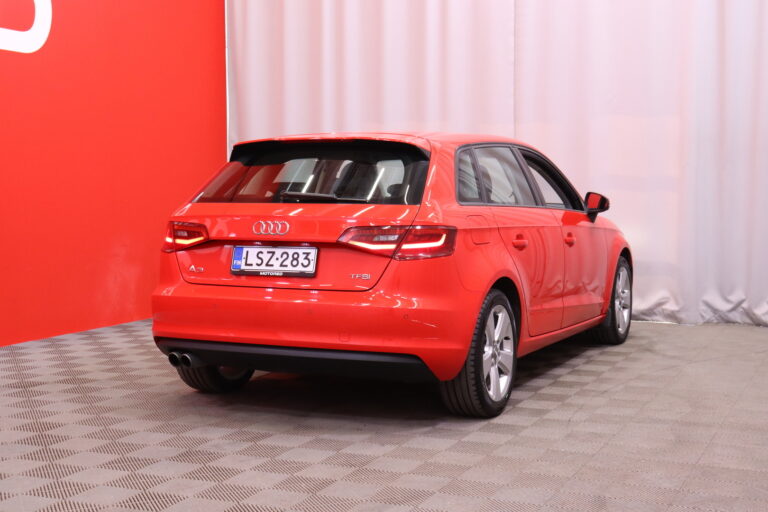Audi - A3 - Sportback Business Sport 1,4 TFSI 90kW // Vakionopeudensäädin / Pysäköintitutka / 2x renkaat / Bluetooth // - Viistoperä