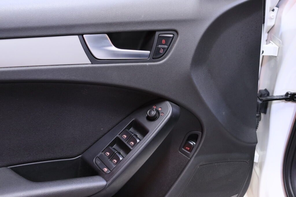 tuotekuva-Audi-A4-GIJ-238-2026-04-02-110554-23 tuotekuva-Audi-A4-GIJ-238-2026-04-02-110554-23