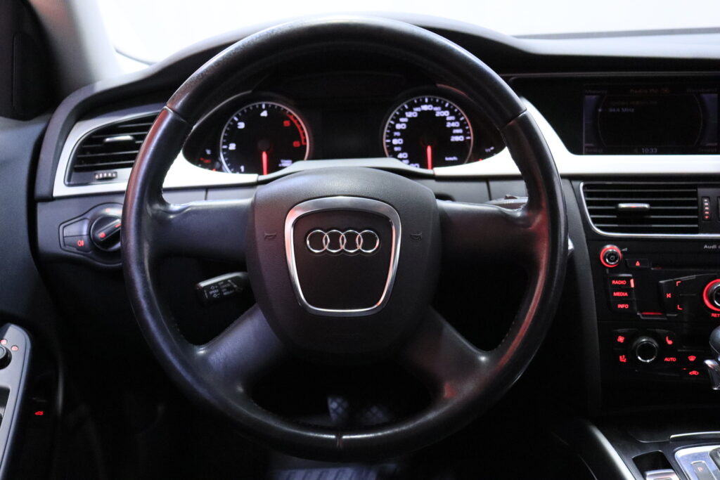 tuotekuva-Audi-A4-GIJ-238-2026-04-02-110554-28 tuotekuva-Audi-A4-GIJ-238-2026-04-02-110554-28