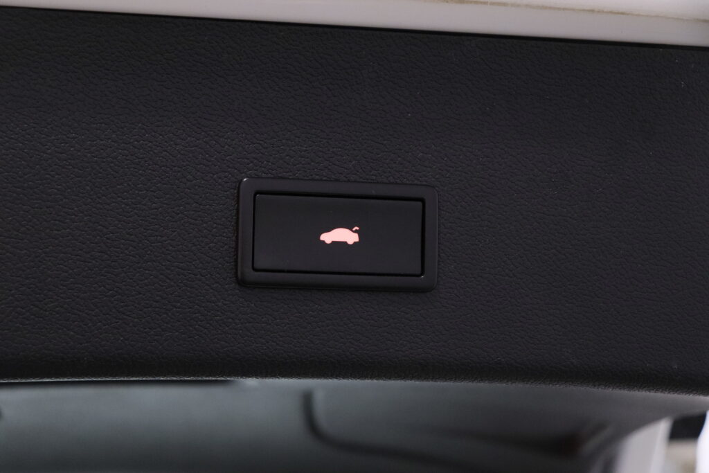 tuotekuva-Audi-A4-GIJ-238-2026-04-02-110554-37 tuotekuva-Audi-A4-GIJ-238-2026-04-02-110554-37