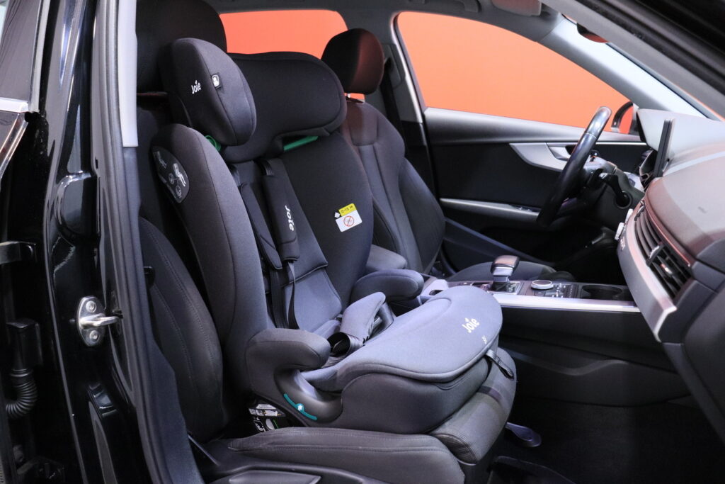 Audi - A4 - Avant First Edition Business Sport 2,0 TDI 140 kW quattro S tronic / Suomi-auto / Webasto / Koukku / Sporttipenkit / LED / Vakkari / Tutkat Audi - A4 - Avant First Edition Business Sport 2,0 TDI 140 kW quattro S tronic / Suomi-auto / Webasto / Koukku / Sporttipenkit / LED / Vakkari / Tutkat - Farmari