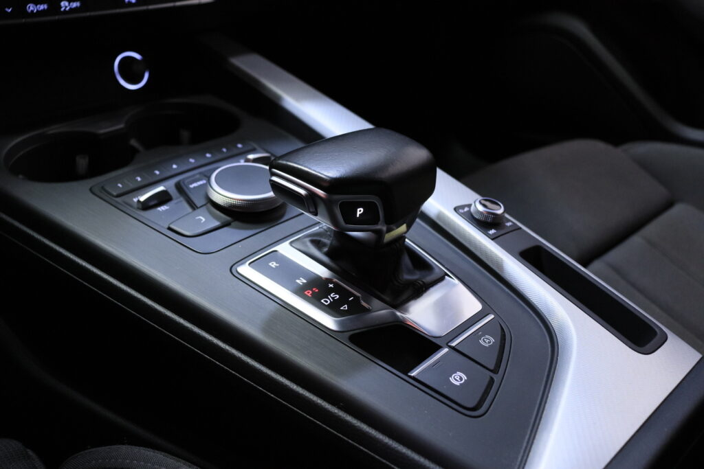 tuotekuva-Audi-A4-JKB-954-2026-04-08-163603-25 tuotekuva-Audi-A4-JKB-954-2026-04-08-163603-25