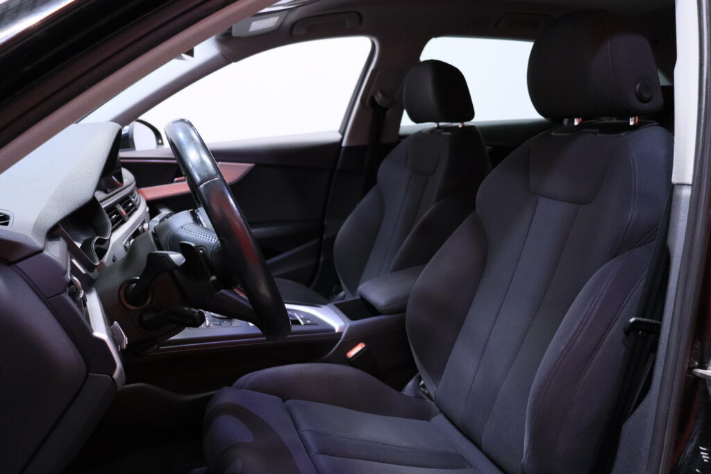 Audi - A4 - Avant First Edition Business Sport 2,0 TDI 140 kW quattro S tronic / Suomi-auto / Webasto / Koukku / Sporttipenkit / LED / Vakkari / Tutkat Audi - A4 - Avant First Edition Business Sport 2,0 TDI 140 kW quattro S tronic / Suomi-auto / Webasto / Koukku / Sporttipenkit / LED / Vakkari / Tutkat - Farmari