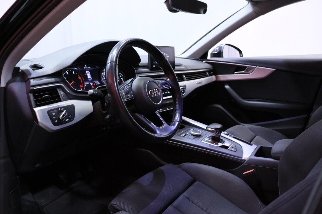 Audi - A4 - Avant First Edition Business Sport 2,0 TDI 140 kW quattro S tronic / Suomi-auto / Webasto / Koukku / Sporttipenkit / LED / Vakkari / Tutkat Audi - A4 - Avant First Edition Business Sport 2,0 TDI 140 kW quattro S tronic / Suomi-auto / Webasto / Koukku / Sporttipenkit / LED / Vakkari / Tutkat - Farmari