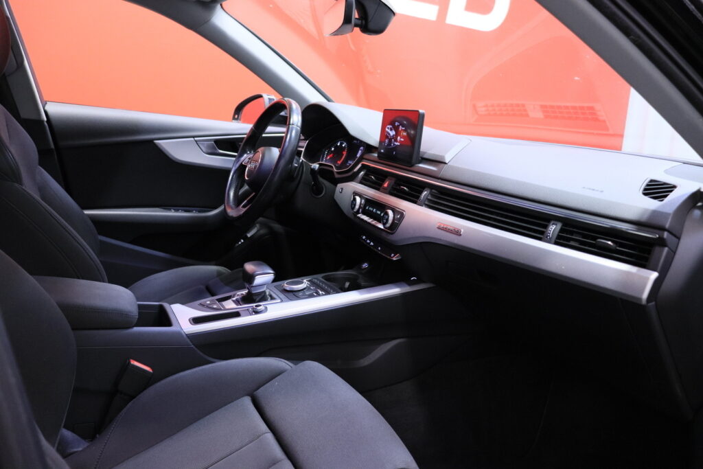 Audi - A4 - Avant First Edition Business Sport 2,0 TDI 140 kW quattro S tronic / Suomi-auto / Webasto / Koukku / Sporttipenkit / LED / Vakkari / Tutkat Audi - A4 - Avant First Edition Business Sport 2,0 TDI 140 kW quattro S tronic / Suomi-auto / Webasto / Koukku / Sporttipenkit / LED / Vakkari / Tutkat - Farmari