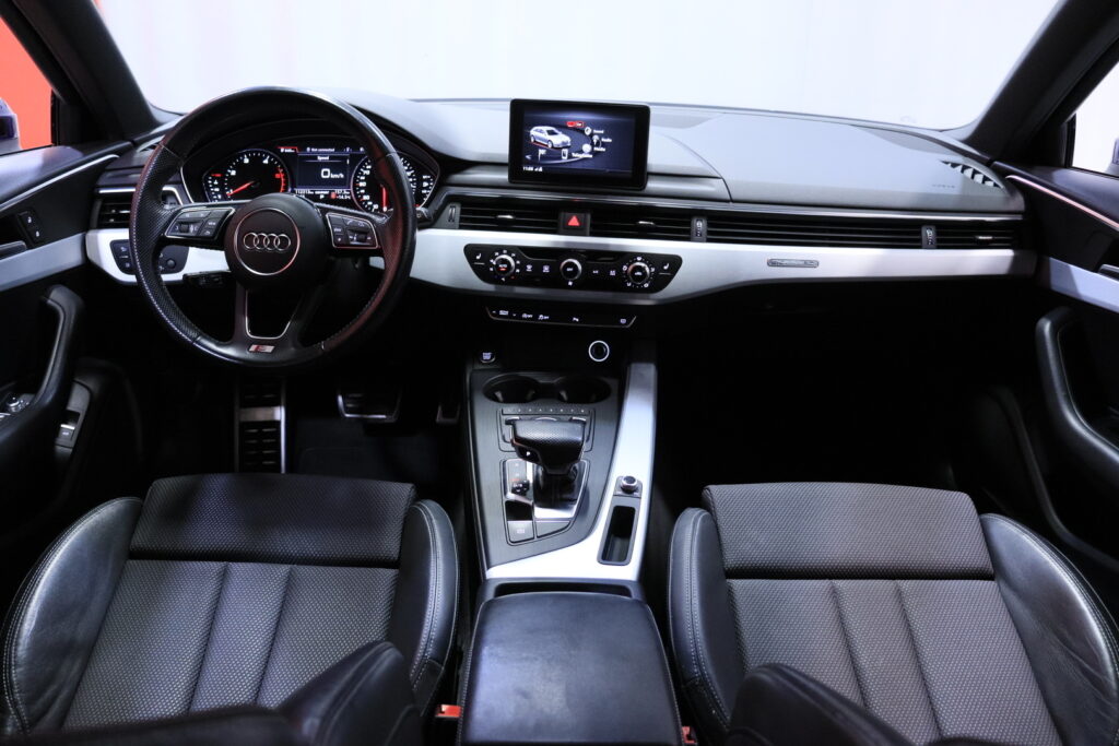 Audi - A4 - Avant S-Line 2.0 TDI 140kW quattro S tronic // / Webasto / ACC / Tutkat / BLIS / MMI Navi / Sporttipenkit / Audi - A4 - Avant S-Line 2.0 TDI 140kW quattro S tronic // / Webasto / ACC / Tutkat / BLIS / MMI Navi / Sporttipenkit / - Farmari
